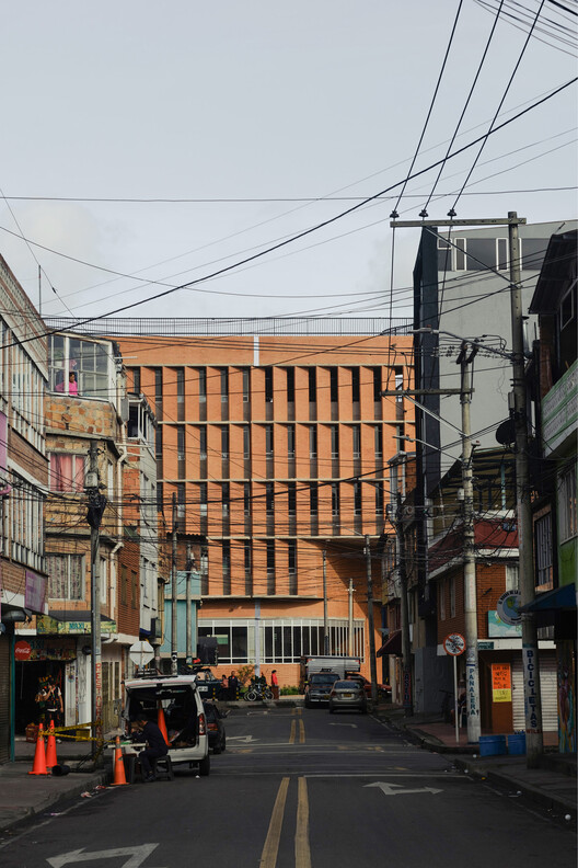 Feliza Bursztyn School / AR-AR (Martínez Arquitectura) Feliza Bursztyn School / AR-AR (Martínez Arquitectura) - Exterior Photography