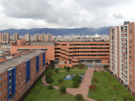 Feliza Bursztyn School / AR-AR (Martínez Arquitectura) Feliza Bursztyn School / AR-AR (Martínez Arquitectura) - Exterior Photography