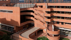 Feliza Bursztyn School / AR-AR (Martínez Arquitectura) + MEC Arquitectura + Fiallo Atelier