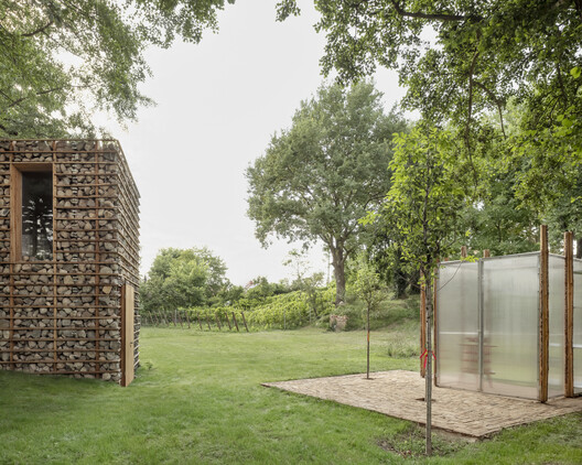 HAIN Vineyard Facilities  / undjurekbrüggen + AFEA - Exterior Photography, Garden