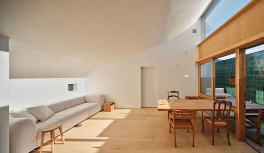 Ukigumo - Floating Clouds Residence / Ukei Shimada Architects Ukigumo - Floating Clouds Residence / Ukei Shimada Architects - Interior Photography, Living Room, Wood