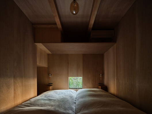Ukigumo - Floating Clouds Residence / Ukei Shimada Architects Ukigumo - Floating Clouds Residence / Ukei Shimada Architects - Interior Photography, Bedroom, Wood, Bed