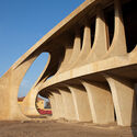 Cinema Studio Namibe: Reviving a Tropical Modernist Icon in Angola - Imagen 2 de 4