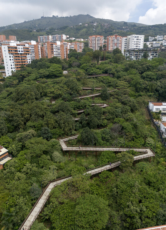 Cali Foothills Integral Corridor / Edward Conde Serna Arquitectos - Exterior Photography