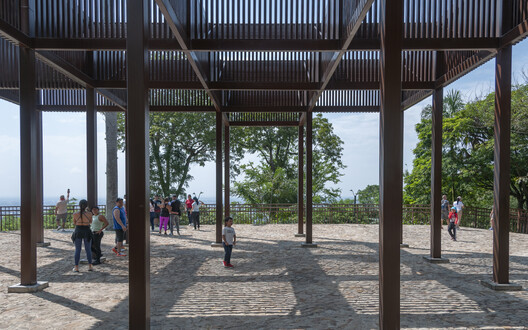 Cali Foothills Integral Corridor / Edward Conde Serna Arquitectos - Interior Photography, Wood