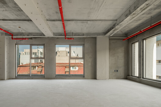 HOURS Commercial Building / See Architects - Interior Photography, Concrete, Beam