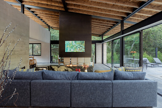 Casa Limoneros / Quaterna Arquitectos Casa Limoneros / Quaterna Arquitectos - Interior Photography, Living Room, Wood, Chair