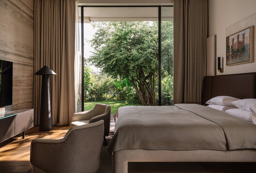 CASAVIVA Residence / SHROFFLEóN CASAVIVA Residence / SHROFFLEóN - Interior Photography, Bedroom, Bed, Chair, Lighting, Table