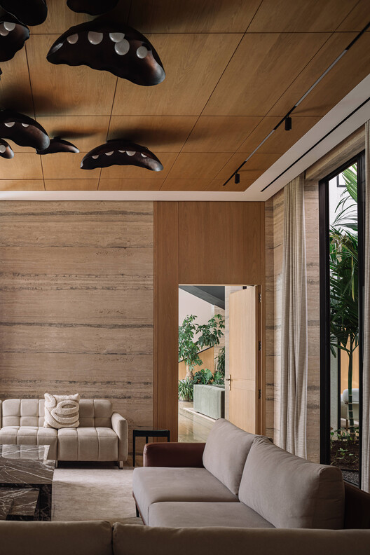 CASAVIVA Residence / SHROFFLEóN CASAVIVA Residence / SHROFFLEóN - Interior Photography, Living Room, Wood, Table, Sofa, Lighting, Chair