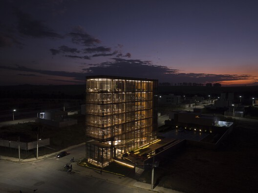 Patrimonium Headquarters / Gustavo Penna Arquiteto e Associados Patrimonium Headquarters / Gustavo Penna Arquiteto e Associados - Exterior Photography