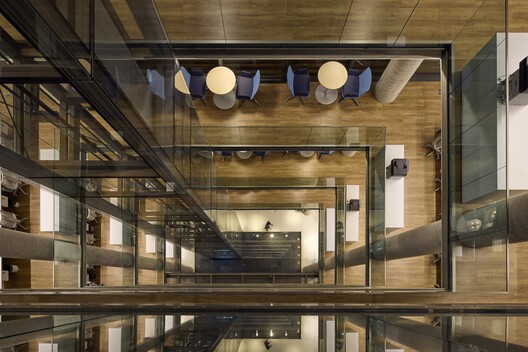 Patrimonium Headquarters / Gustavo Penna Arquiteto e Associados Patrimonium Headquarters / Gustavo Penna Arquiteto e Associados - Interior Photography, Wood, Lighting, Glass