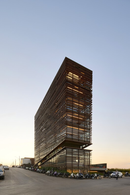 Patrimonium Headquarters / Gustavo Penna Arquiteto e Associados - Exterior Photography
