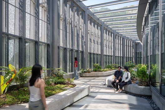 TCC DAKA Renewable Resource Recycling Center (RRRC) / KPF TCC DAKA Renewable Resource Recycling Center (RRRC) / KPF - Exterior Photography, Glass, Garden
