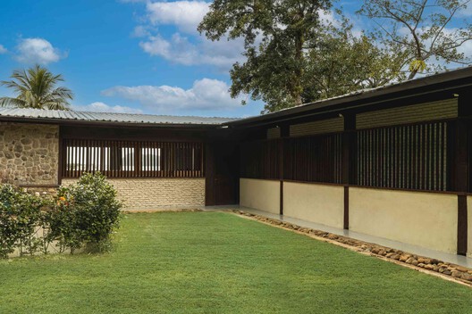 Praia Preta II Residence / Luis Canepa Arquitetos Praia Preta II Residence / Luis Canepa Arquitetos - Image 8 of 27