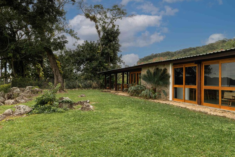 Praia Preta II Residence / Luis Canepa Arquitetos - Image 6 of 27