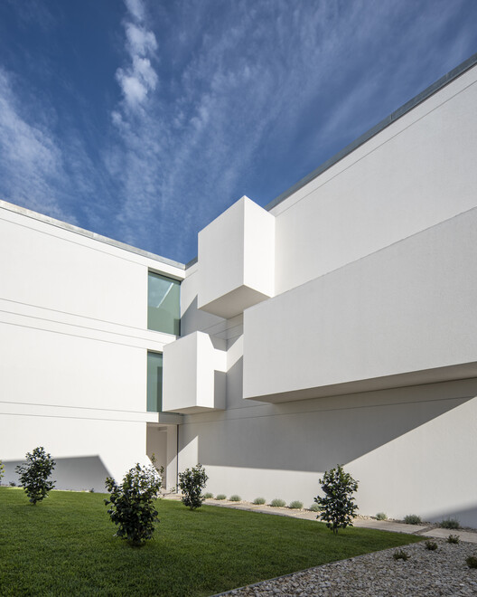 Collective Housing in Vila do Conde / Raulino Silva Arquitecto - Image 10 of 40