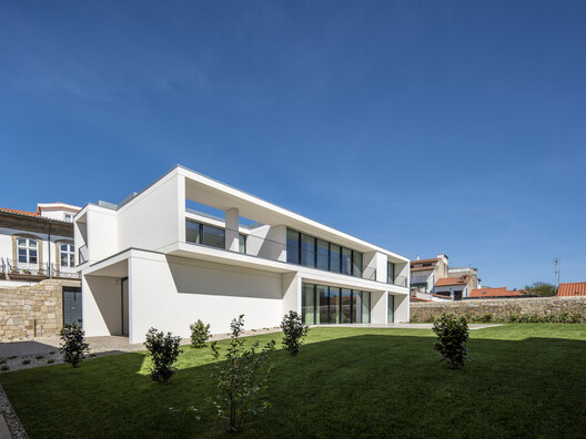 Collective Housing in Vila do Conde / Raulino Silva Arquitecto - Exterior Photography, Balcony