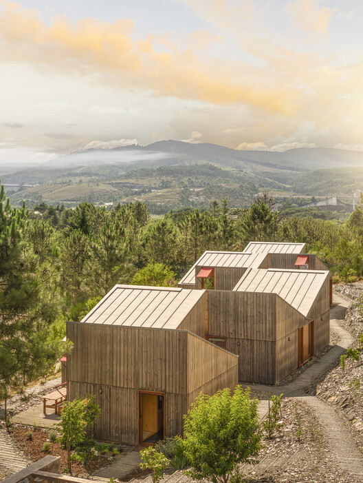 House Over the Hills / Diogo Aguiar Studio House Over the Hills / Diogo Aguiar Studio - Exterior Photography