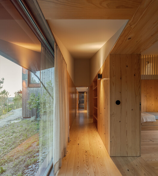 House Over the Hills / Diogo Aguiar Studio House Over the Hills / Diogo Aguiar Studio - Image 16 of 26