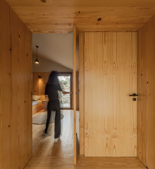 House Over the Hills / Diogo Aguiar Studio House Over the Hills / Diogo Aguiar Studio - Interior Photography, Wood