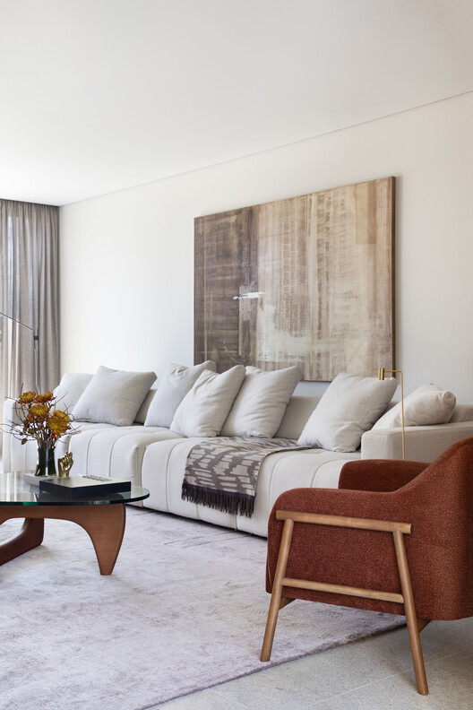 V+M House / Solange Cálio Arquitetos - Interior Photography, Living Room, Sofa, Wood, Lighting