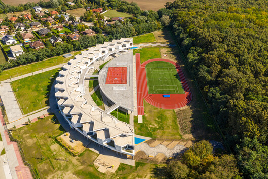 Hungary's New Architectural Landscape: Building From the Past Hungary's New Architectural Landscape: Building From the Past - Image 6 of 21