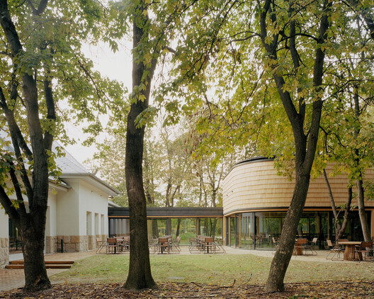 Hungary's New Architectural Landscape: Building From the Past Hungary's New Architectural Landscape: Building From the Past - Image 17 of 21