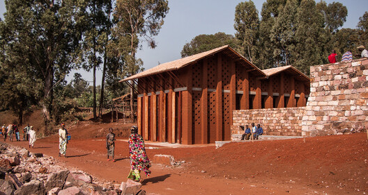 Beyond the Handmade Aesthetic: Why Craft Needs New Construction Economies Beyond the Handmade Aesthetic: Why Craft Needs New Construction Economies - Image 10 of 20