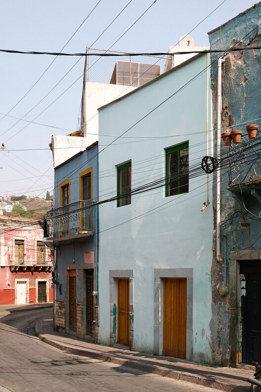 Hotel Casa de las Abuelas / LANZA Atelier - Fotografía exterior, Ventanas, Puerta, Concreto