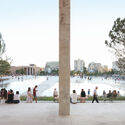Building a National Image: Architecture, Capital, and Political Power - Imagem 4 de 4