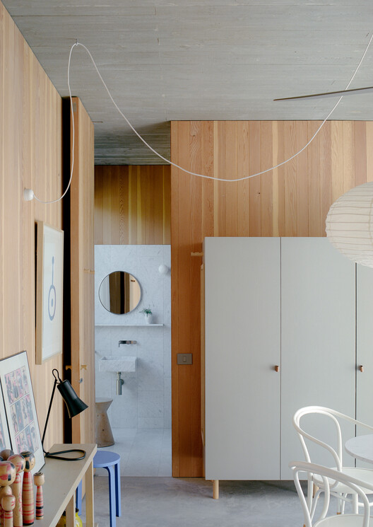 Mori House / Aires Mateus + MA+Co Mori House / Aires Mateus + MA+Co - Interior Photography, Wood, Lighting, Chair