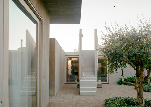 Mori House / Aires Mateus + MA+Co Mori House / Aires Mateus + MA+Co - Image 10 of 26