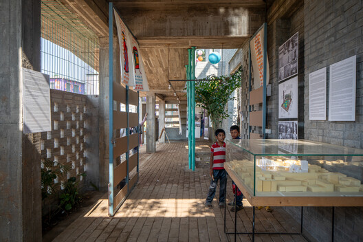 Machan - Korail Community Platform / Paraa - Interior Photography