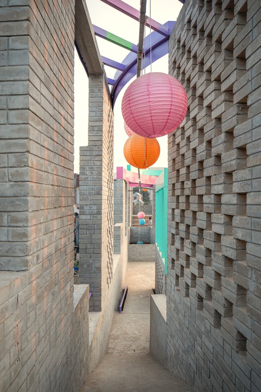 Machan - Korail Community Platform / Paraa - Interior Photography, Brick