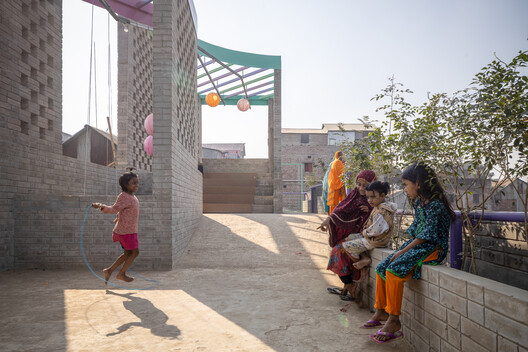 Machan - Korail Community Platform / Paraa - Exterior Photography