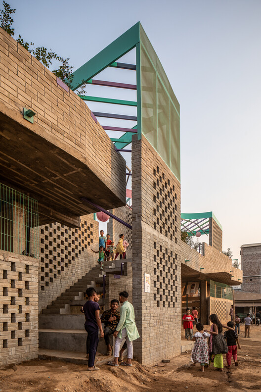 Machan - Korail Community Platform / Paraa - Exterior Photography
