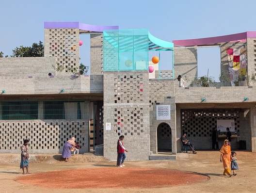 Machan - Korail Community Platform / Paraa - Exterior Photography