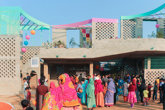 Machan - Korail Community Platform / Paraa - Exterior Photography