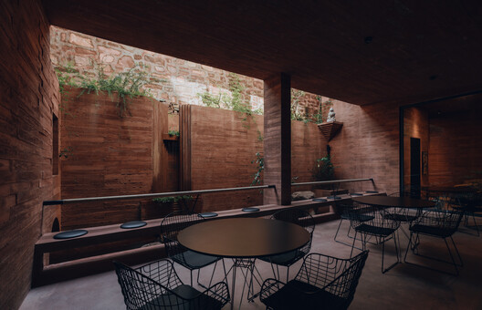 House WoQuanShanFang / Yinyuan Studio - Interior Photography, Wood, Brick, Chair
