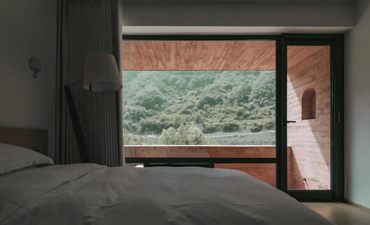House WoQuanShanFang / Yinyuan Studio - Interior Photography, Bedroom, Wood, Bed