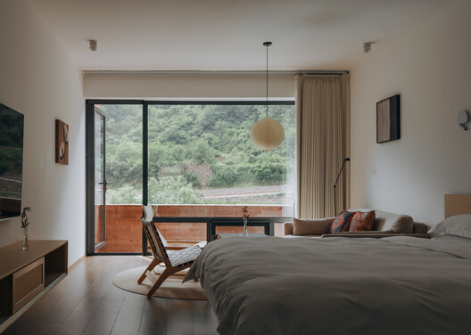 House WoQuanShanFang / Yinyuan Studio - Interior Photography, Bedroom, Bed, Wood, Lighting
