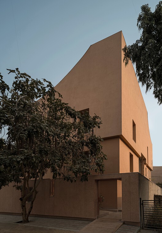 LJ House / Studio Saransh + IKSOI LJ House / Studio Saransh + IKSOI - Exterior Photography