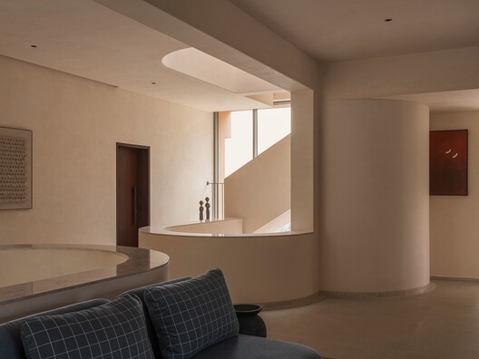 LJ House / Studio Saransh + IKSOI LJ House / Studio Saransh + IKSOI - Interior Photography, Lighting, Bathtub