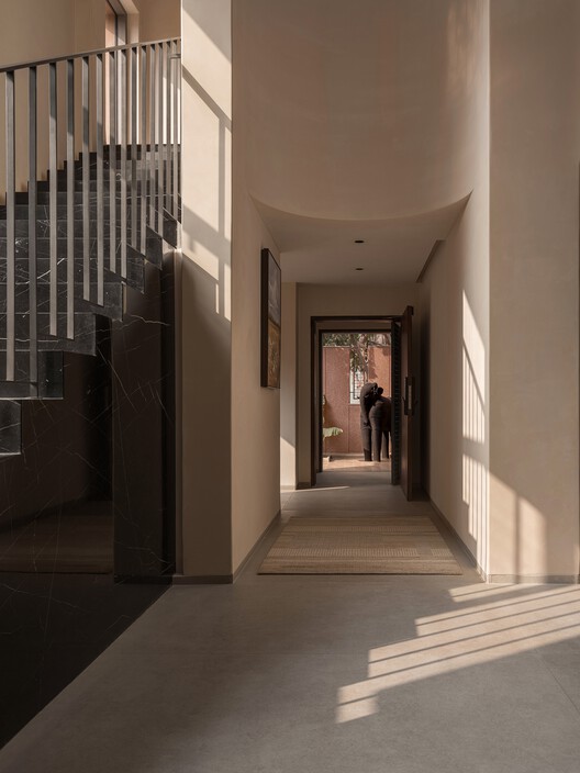 LJ House / Studio Saransh + IKSOI LJ House / Studio Saransh + IKSOI - Interior Photography, Stairs, Concrete