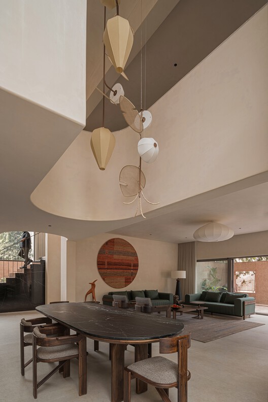 LJ House / Studio Saransh + IKSOI LJ House / Studio Saransh + IKSOI - Interior Photography, Wood, Lighting, Chair