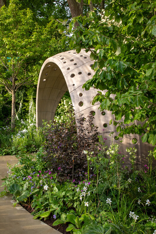 What Is the Right Wood for Outdoor Use? - Image 4 of 7