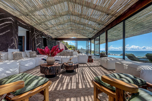 Txai Bungalow / TETRO Arquitetura Txai Bungalow / TETRO Arquitetura - Interior Photography, Living Room, Wood, Coast, Deck