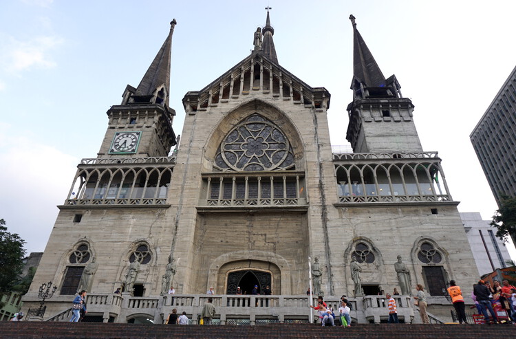 Magnitude 7.4 Earthquake Damages Historic Architecture Across Colombia - Image 3 of 6