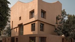 LJ House / Studio Saransh + IKSOI