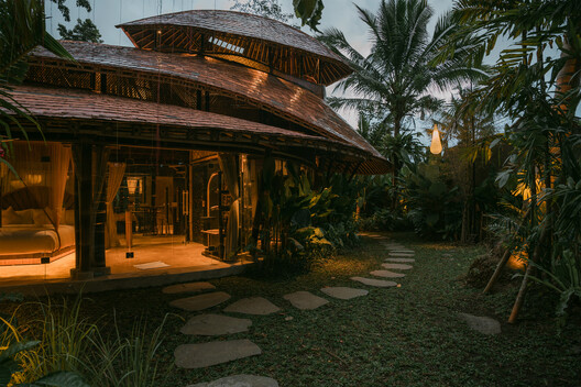Hideout Leaf Villa / Pablo Luna Studio Hideout Leaf Villa / Pablo Luna Studio - Image 26 of 32